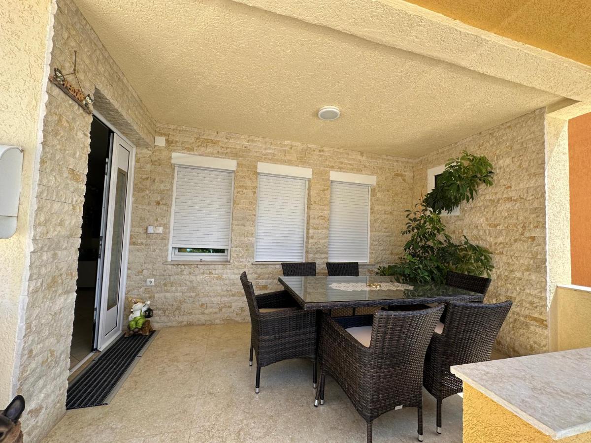 Apartments Edona Улцин Екстериор снимка